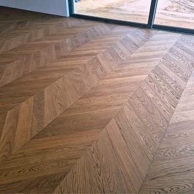 FertigDeska Chevron Dab Color Rosolare 2